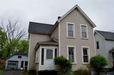 5 Oatley Ave, Whitestown, NY 13495