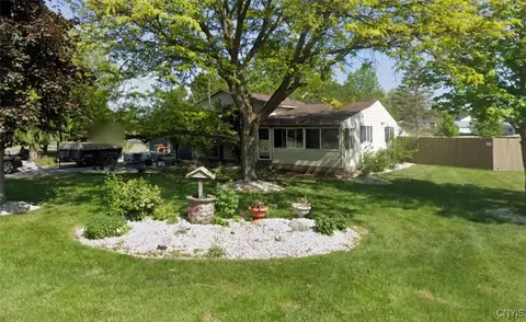 9489 Bygone Dr, Brewerton, NY 13029