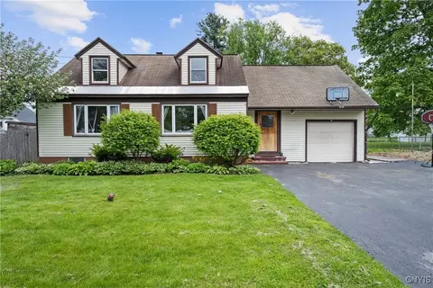 203 Forest Dr, Syracuse, NY 13212
