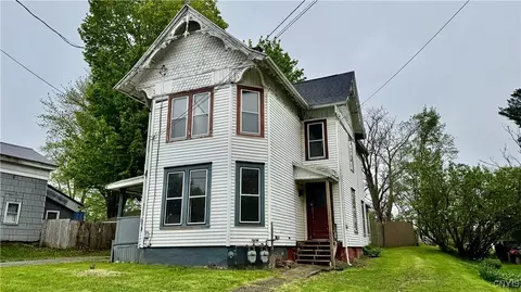 495 Main St, Schroeppel, NY 13135
