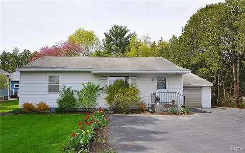 405 Kinne St, East Syracuse, NY 13057