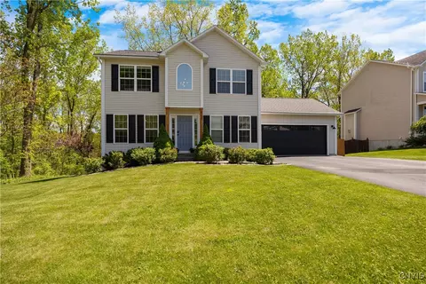 418 Homewood Dr, Fayetteville, NY 13066