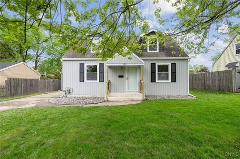 320 Leonard St, Salina, NY 13211