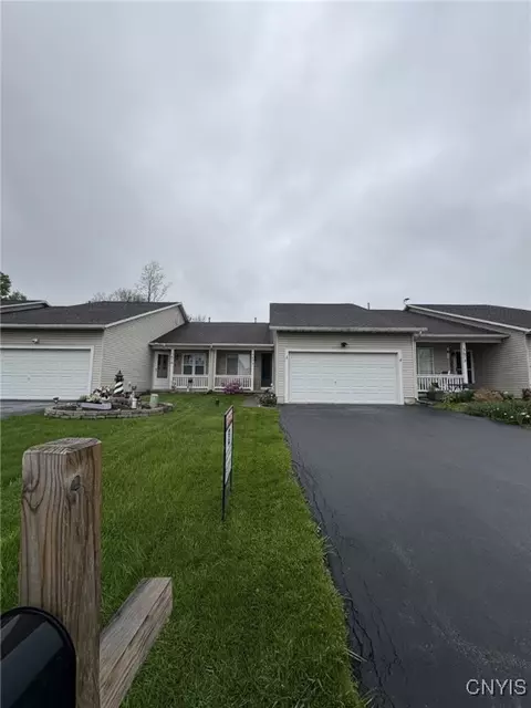 3674 Black Brant Dr, Liverpool, NY 13090