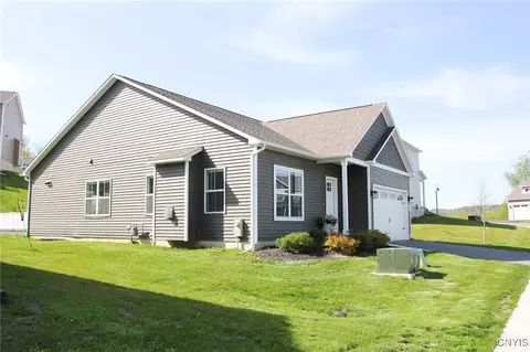 522 Chenango Hill Dr, Hamilton, NY 13346