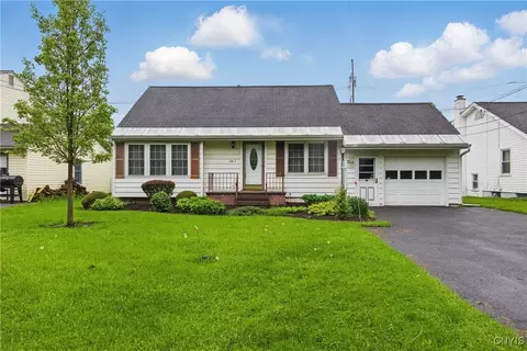 106 Lee Ter, East Syracuse, NY 13057