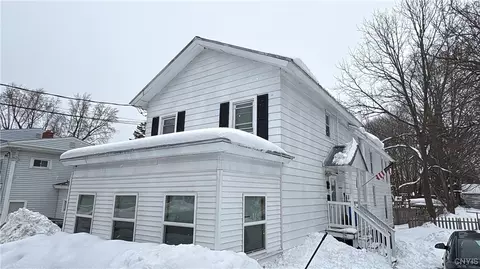 7 S 4th St, Fulton, NY 13069