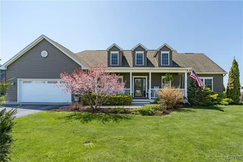 210 Funnycide Dr, Hounsfield, NY 13685