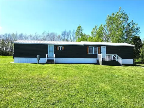 41513 Farrell Dr, Clayton, NY 13624