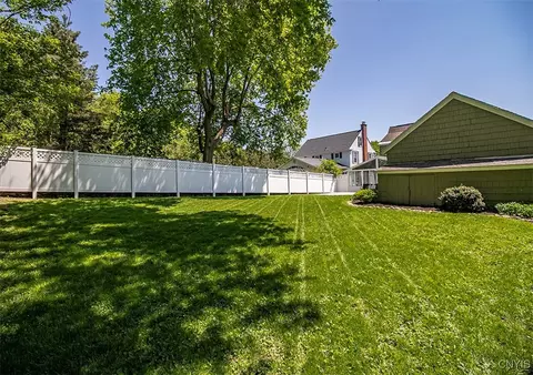 Exterior - 210 Wellington Rd, Syracuse, NY 13214 photo 10 of 10