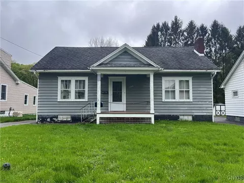 206 Searlwyn Rd, Syracuse, NY 13205