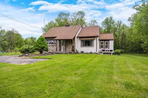 7495 Kirkville Rd, East Syracuse, NY 13057