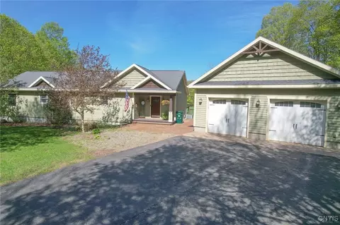 115 Ballou Rd, Lacona, NY 13083