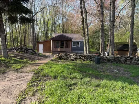 304 Canfield Rd, Parish, NY 13131
