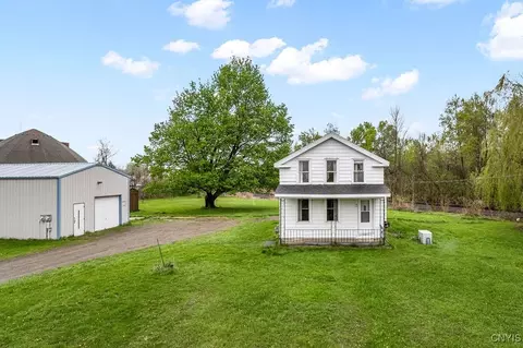 94 Mitchell St, Oswego, NY 13126