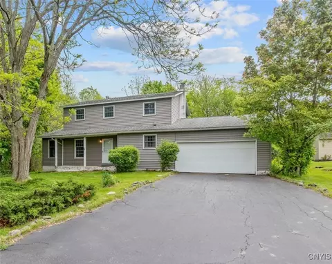 4646 Cranapple Dr, Marcellus, NY 13108