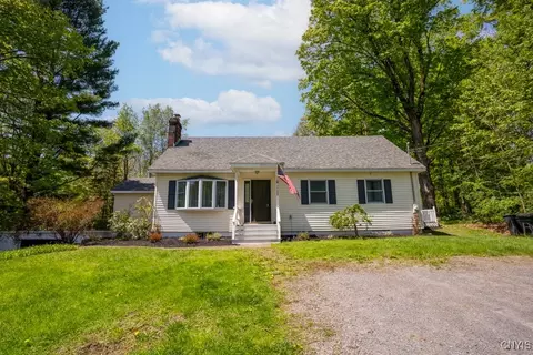7735 Coates Rd N, Trenton, NY 13354