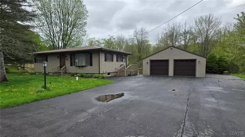 2704 Lamson Rd, Phoenix, NY 13135
