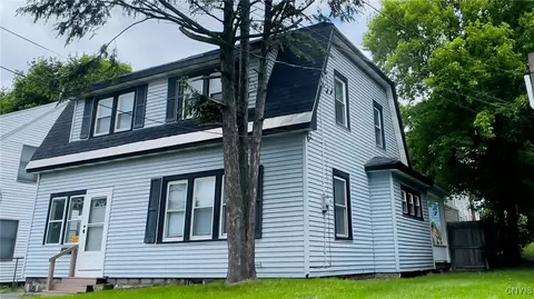 267 Fenway Dr, Syracuse, NY 13224