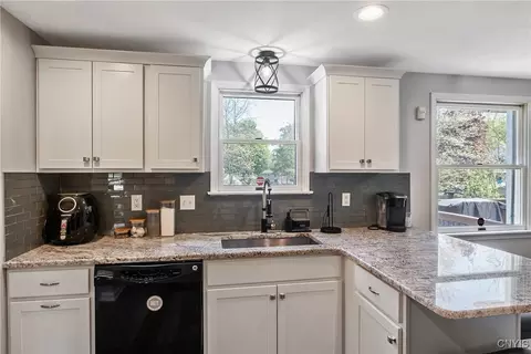 Kitchen - 36 Braeside Rd, Lysander, NY 13027 photo 3 of 6