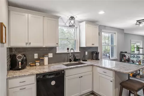 Kitchen - 36 Braeside Rd, Lysander, NY 13027 photo 4 of 6