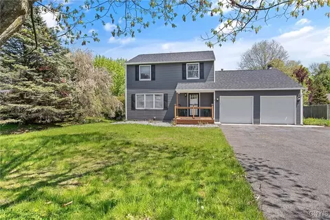36 Braeside Rd, Lysander, NY 13027