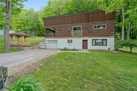 97 99 Wayne St, Mexico, NY 13114