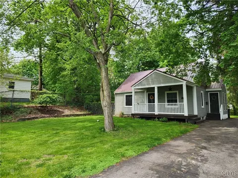 100 Roxann Ave, Syracuse, NY 13212