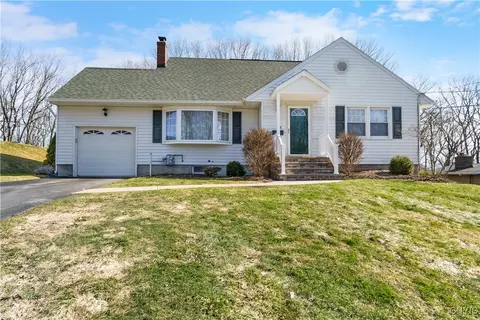 108 Huntshill Rd, Geddes, NY 13209