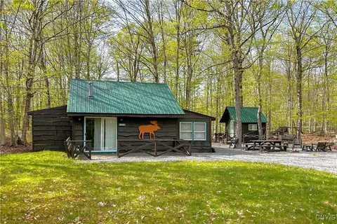 123 Mohawk Dr W, Webb, NY 13420