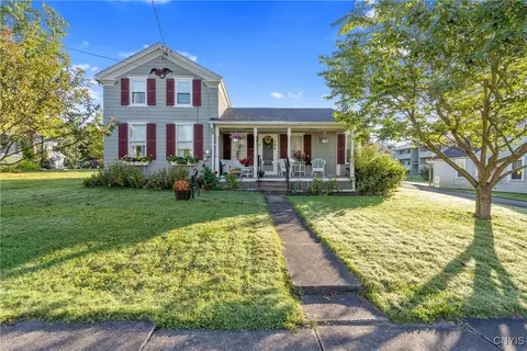 396 Main St, Schroeppel, NY 13135