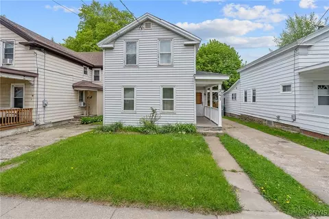 241 E 10th St, Oswego, NY 13126
