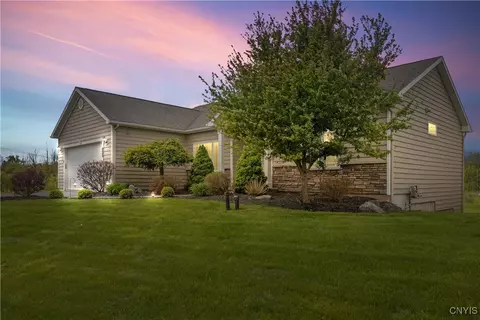 146 Edwards Falls Ln, Manlius, NY 13104