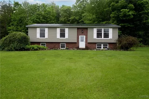 675 Pangborn Rd, Central Square, NY 13036