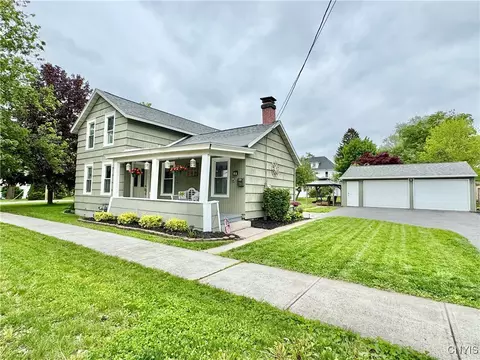 328 N Main St, Minoa, NY 13116