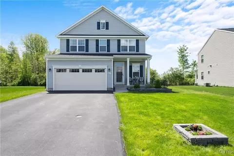 8637 Cobalt Dr, Cicero, NY 13039