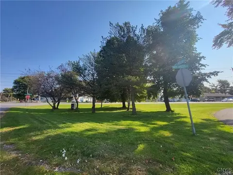 South Bay Road, Clay, NY 13212