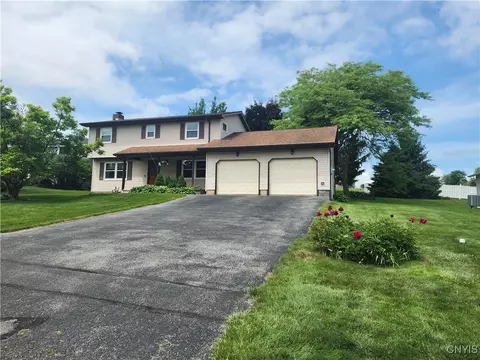 6 Heather Woods Ct, Skaneateles, NY 13152