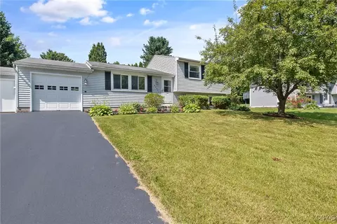 8297 Carnation Dr, Baldwinsville, NY 13027