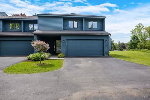 8152 Verbeck Dr, Manlius, NY 13104