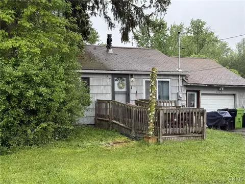 5009 Hopkins Rd, Salina, NY 13088