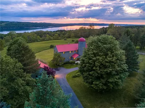 1539 Tracy Dr, Spafford, NY 13152