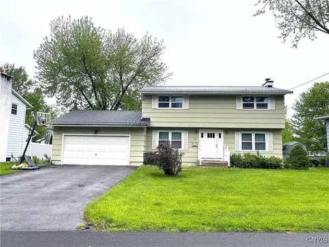 79 Bayberry Cir, Liverpool, NY 13090