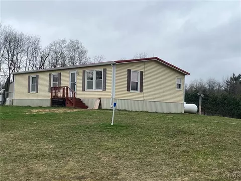 10 Sharpsteen Rd, Groton, NY 13073