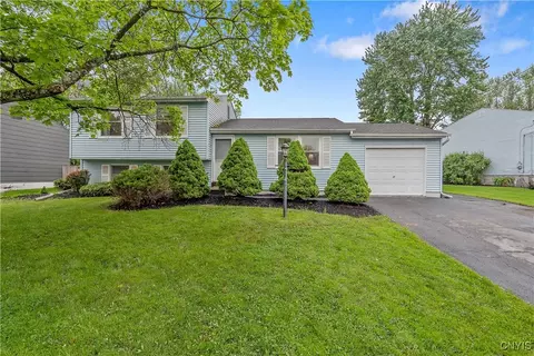 7415 Ventura Cir, Liverpool, NY 13088