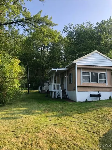 2348 Canal Road Rd, Camillus, NY 13031