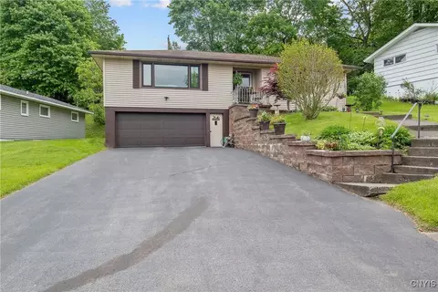 400 Hillsboro Pkwy, Syracuse, NY 13214