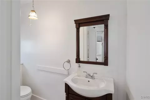 Bath - 237 Sunstruck Dr, Syracuse, NY 13206 photo 1 of 2