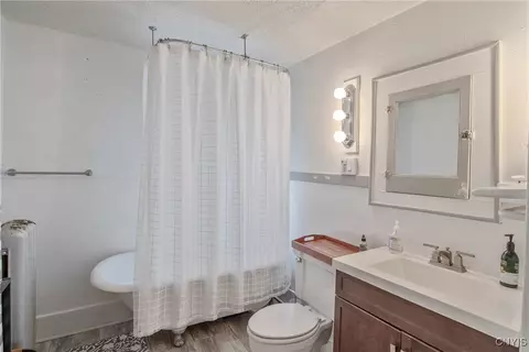 Bath - 237 Sunstruck Dr, Syracuse, NY 13206 photo 2 of 2