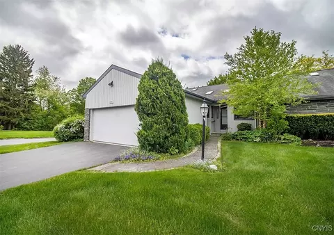 4951 Ravine Rd, Fayetteville, NY 13066